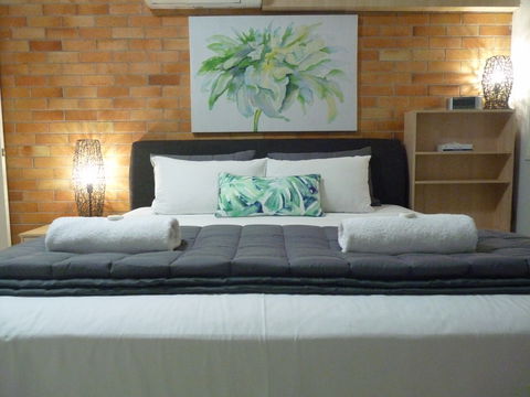 Sunseeker Motel - Lightning Ridge Tourism 0