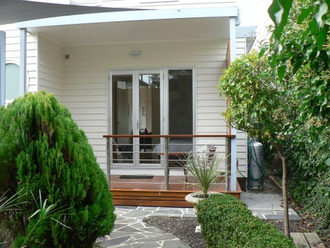 The Boatshed Waterfront B&B - Lightning Ridge Tourism 2