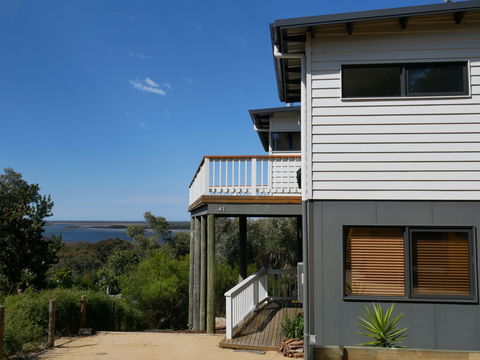 Villa Reeve - Lightning Ridge Tourism 1