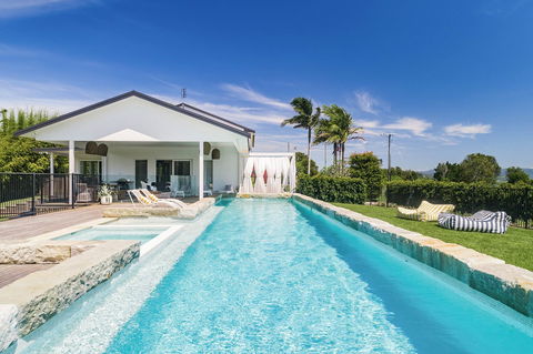 Villa St Helena - Lightning Ridge Tourism 0