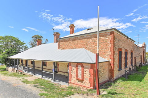 Wellington Courthouse. - Lightning Ridge Tourism 0