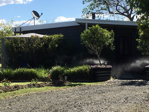 Wilderness Grove Estate - The Cottage - Lightning Ridge Tourism 0