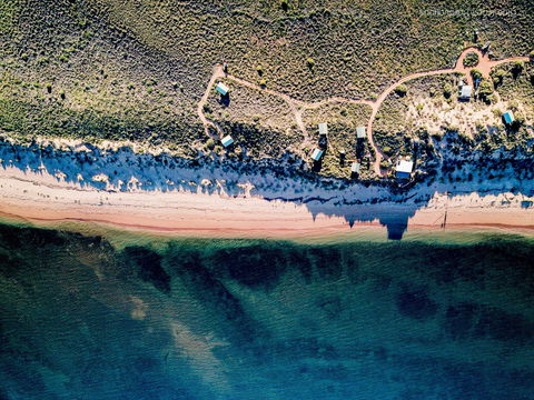 Wilderness Island Safari Holidays - Lightning Ridge Tourism 0