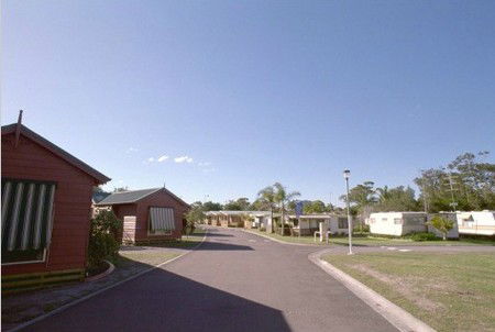 Canton Beach Holiday Park - Lightning Ridge Tourism 1