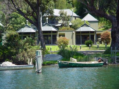 Edgewater Terraces At Metung - Lightning Ridge Tourism 0