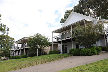 McMillans Of Metung Coastal Resort - Lightning Ridge Tourism 1