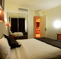 Golden Pebble Hotel - Lightning Ridge Tourism