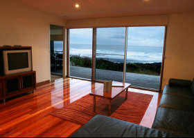 Hearns Beachside Villas - Lightning Ridge Tourism 2