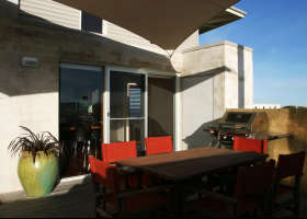 Hearns Beachside Villas - Lightning Ridge Tourism 3