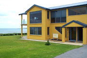 Port Fairy Getaway - Lightning Ridge Tourism 0