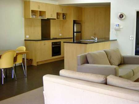 Sackville Apt No 1 - Lightning Ridge Tourism 0