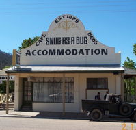 Snug as a Bug Motel - Lightning Ridge Tourism