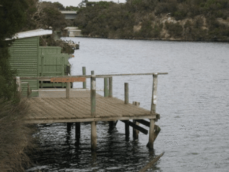 Wrens on Glenelg - Lightning Ridge Tourism