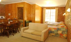 Yarra Valley Motel - Lightning Ridge Tourism 3