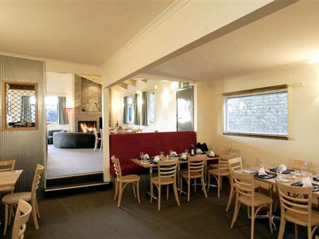 Cooroona Alpine Lodge - Lightning Ridge Tourism 1