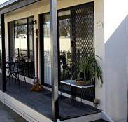 Courtside Cottage Bed and Breakfast - Lightning Ridge Tourism
