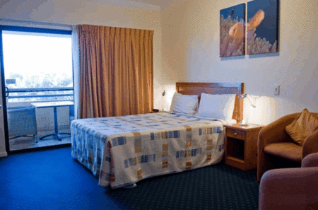 Kacys Bargara Beach Motel - Lightning Ridge Tourism