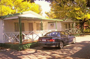 Borderland Holiday Park - Lightning Ridge Tourism 1