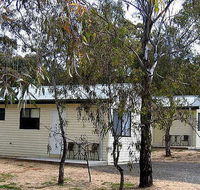 A Line Holiday Village - Lightning Ridge Tourism