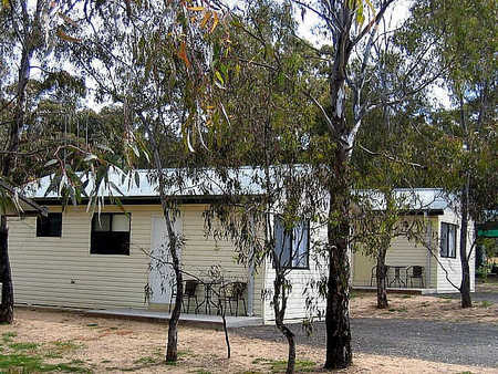 A Line Holiday Village - Lightning Ridge Tourism 0
