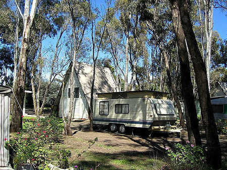 A Line Holiday Village - Lightning Ridge Tourism 3