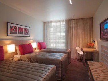 Travelodge Docklands - Lightning Ridge Tourism 1