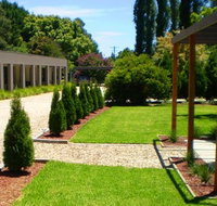 Grevillea Gardens - Lightning Ridge Tourism