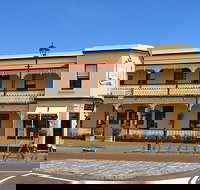 Seaview House - Lightning Ridge Tourism