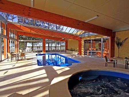 Macedon Spa Hotel - Lightning Ridge Tourism 3