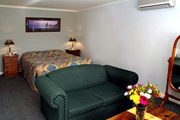 Daylesford Central Motor Inn - Lightning Ridge Tourism 2