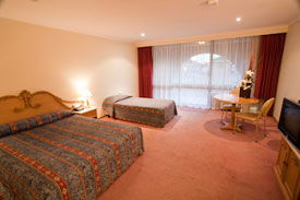The Bell Tower Inn - Lightning Ridge Tourism 2