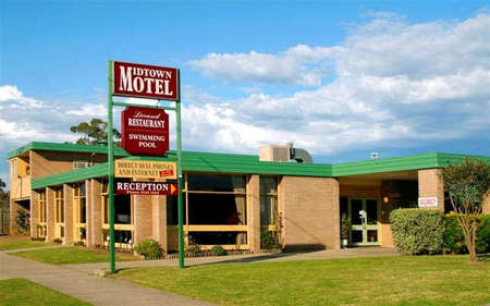 Midtown Motor Inn - Lightning Ridge Tourism 0