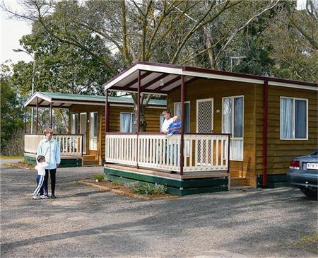 Sale Motor Village - Lightning Ridge Tourism 0