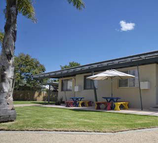Sale Motor Village - Lightning Ridge Tourism 3