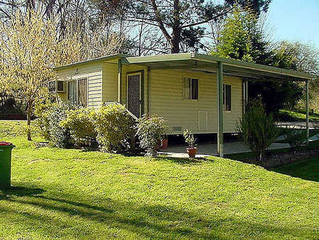 Yackandandah Holiday Park - Lightning Ridge Tourism 2