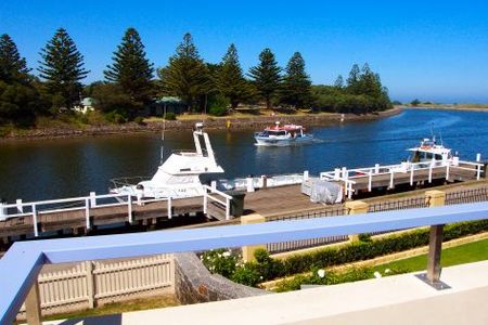 Dockside Waterfront Indulgence - Lightning Ridge Tourism 1