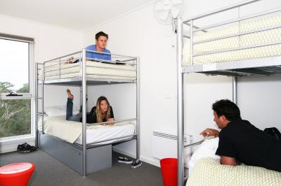 The Island Accommodation - Lightning Ridge Tourism 1