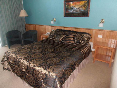 Moe Motor Inn - Lightning Ridge Tourism 3