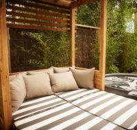 Lake House - Lightning Ridge Tourism