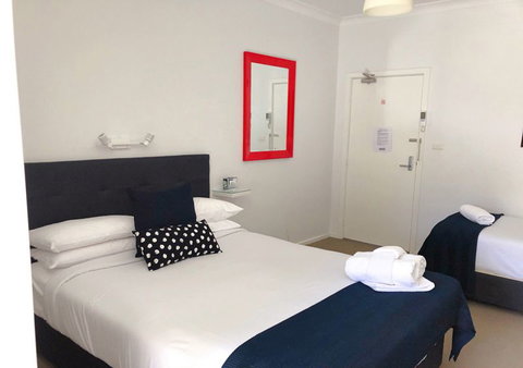 Canberra Short Term & Holiday Accommodation - Lightning Ridge Tourism 4