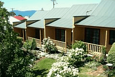 Meredith House - Lightning Ridge Tourism 1