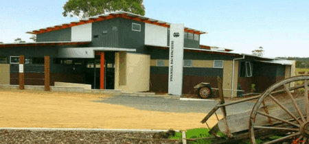 Swansea Backpacker Lodge - Lightning Ridge Tourism