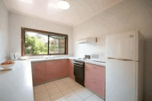 Banjo’s All Seasons Accommodation - Lightning Ridge Tourism 3