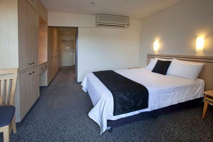 The Executive Inn Newcastle - Lightning Ridge Tourism 3