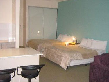 Woolloomooloo Waters Apartments - Lightning Ridge Tourism 1