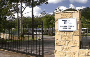 Timbertown Retreat - Lightning Ridge Tourism