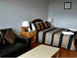 Airport International Motel - Lightning Ridge Tourism