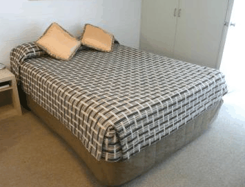 Summer East Serviced Apartments - Lightning Ridge Tourism