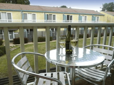 Summer East Serviced Apartments - Lightning Ridge Tourism 3