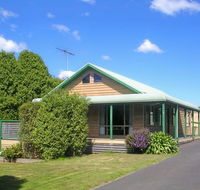 Black Dolphin Seaside Cottage - Lightning Ridge Tourism